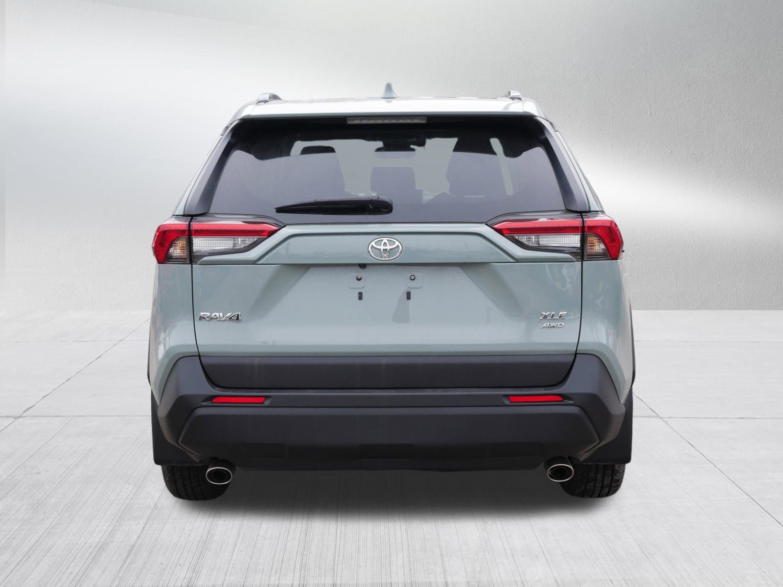 Used 2023 Toyota RAV4 XLE w/ Convenience Package image 6