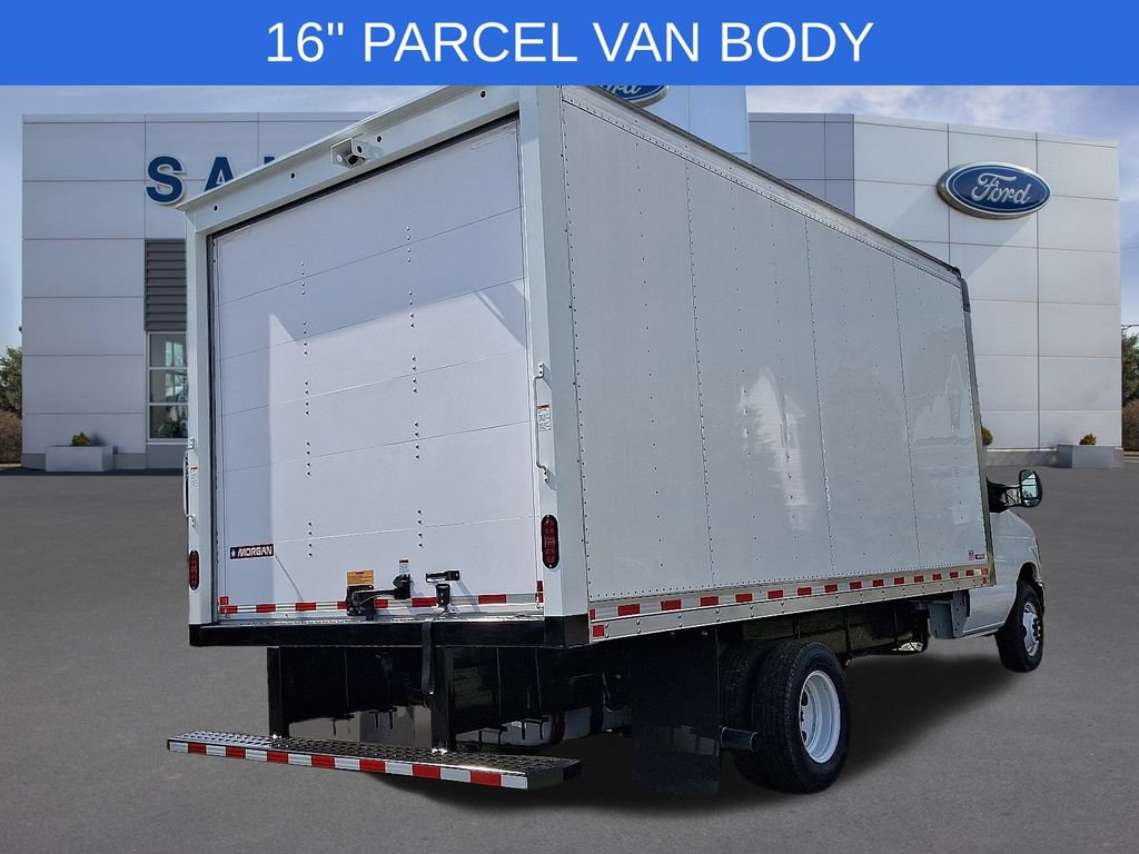 New 2026 Ford E-450 and Econoline 450 Super Duty w/ Driver's Safety Package RWD video 3