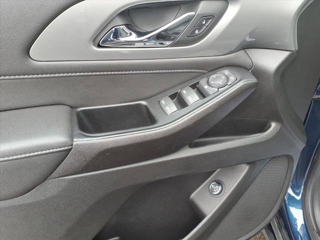 Used 2023 Chevrolet Traverse LT image 13