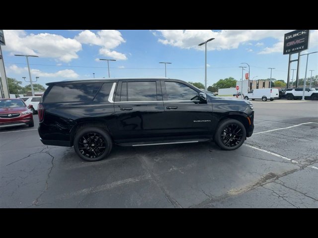 Used 2025 Chevrolet Suburban LS AWD/4WD image 9
