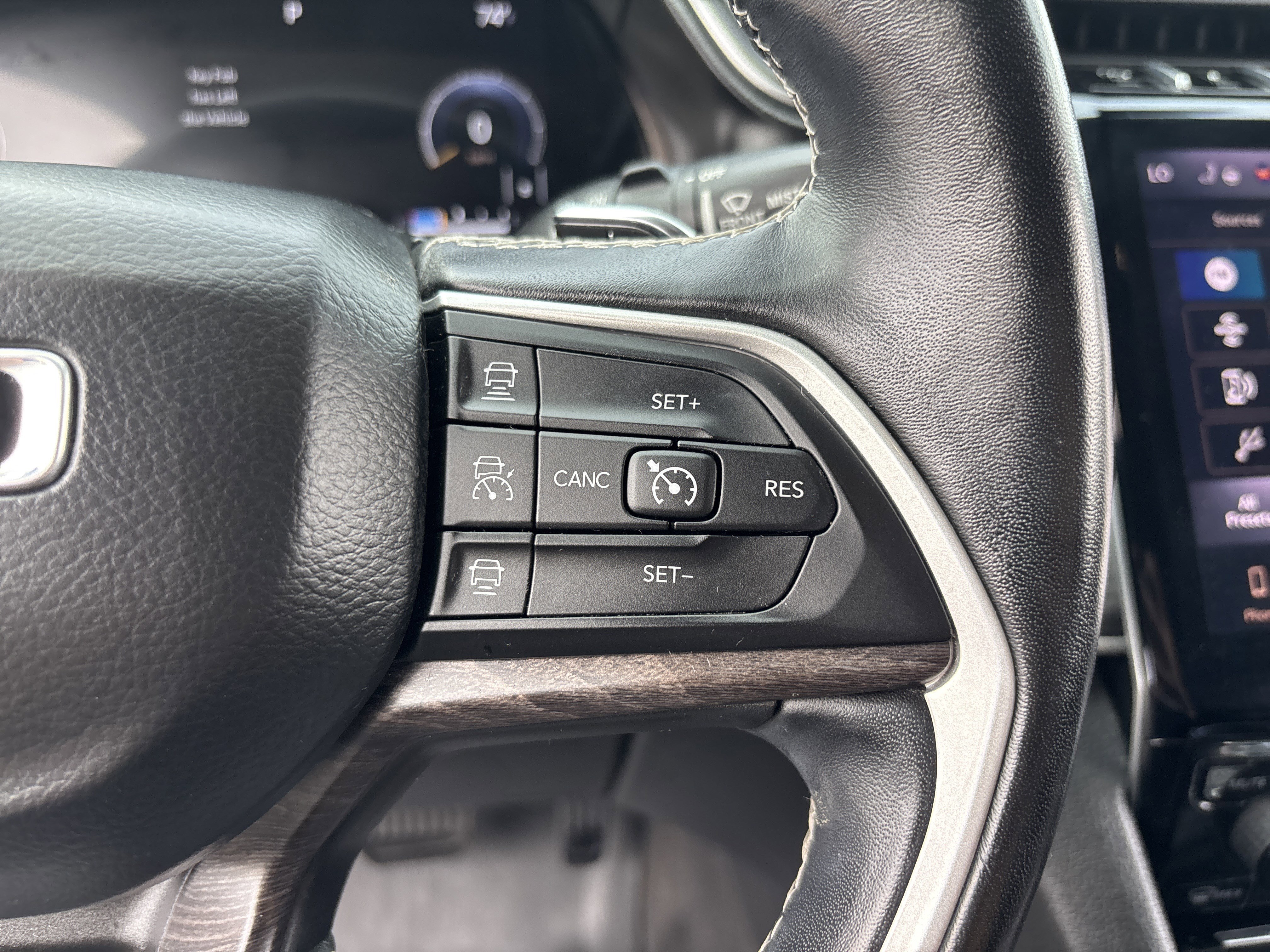 Used 2021 Jeep Grand Cherokee L Limited RWD image 27