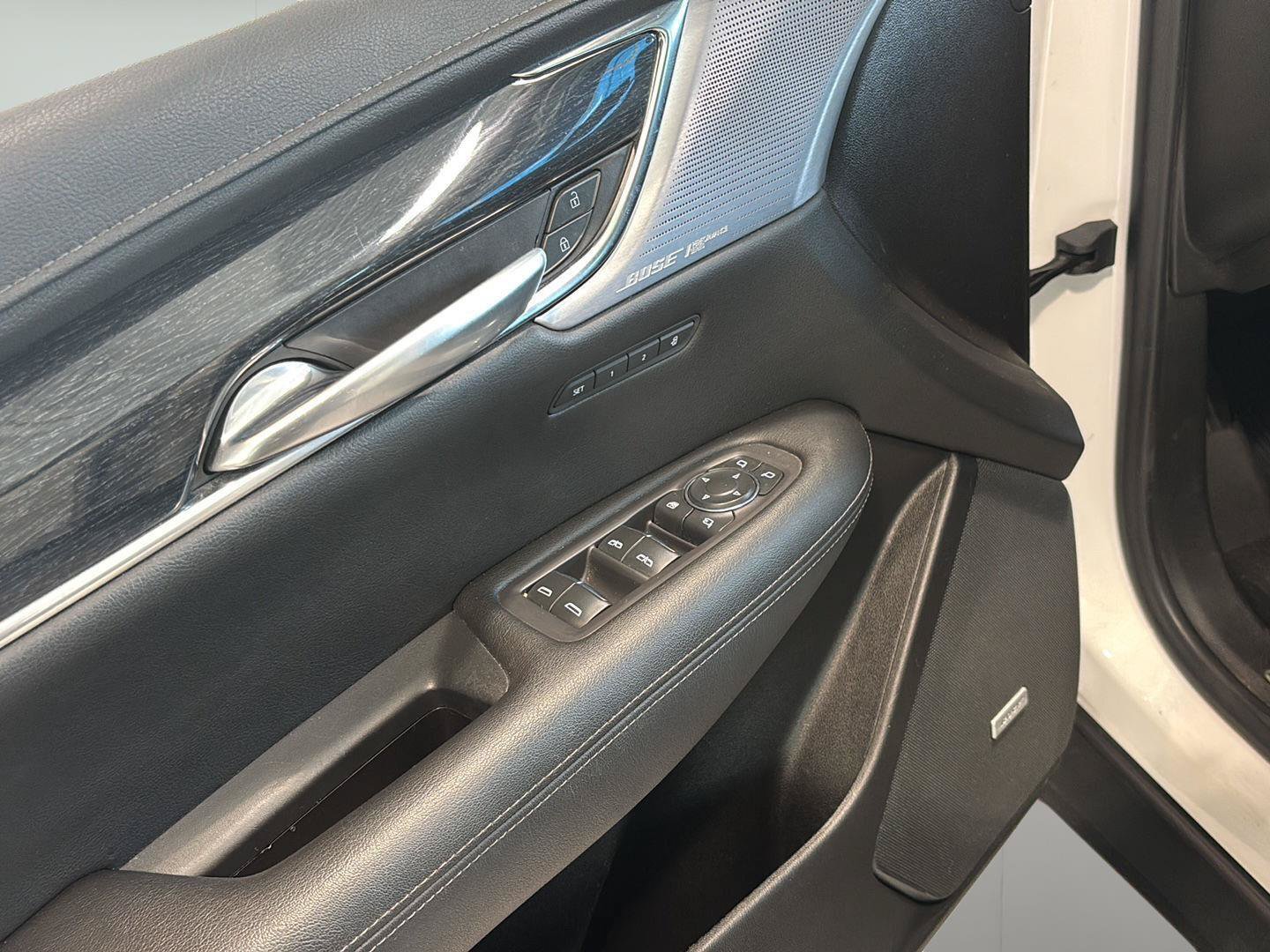 Certified 2022 Cadillac XT5 Premium Luxury w/ LPO, Floor Liner Package AWD/4WD image 17