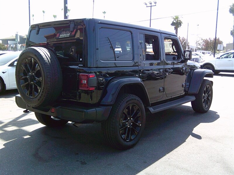 Used 2023 Jeep Wrangler Unlimited Sahara AWD/4WD image 7
