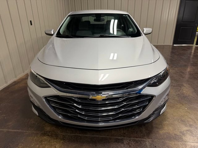 Used 2020 Chevrolet Malibu LT FWD image 2