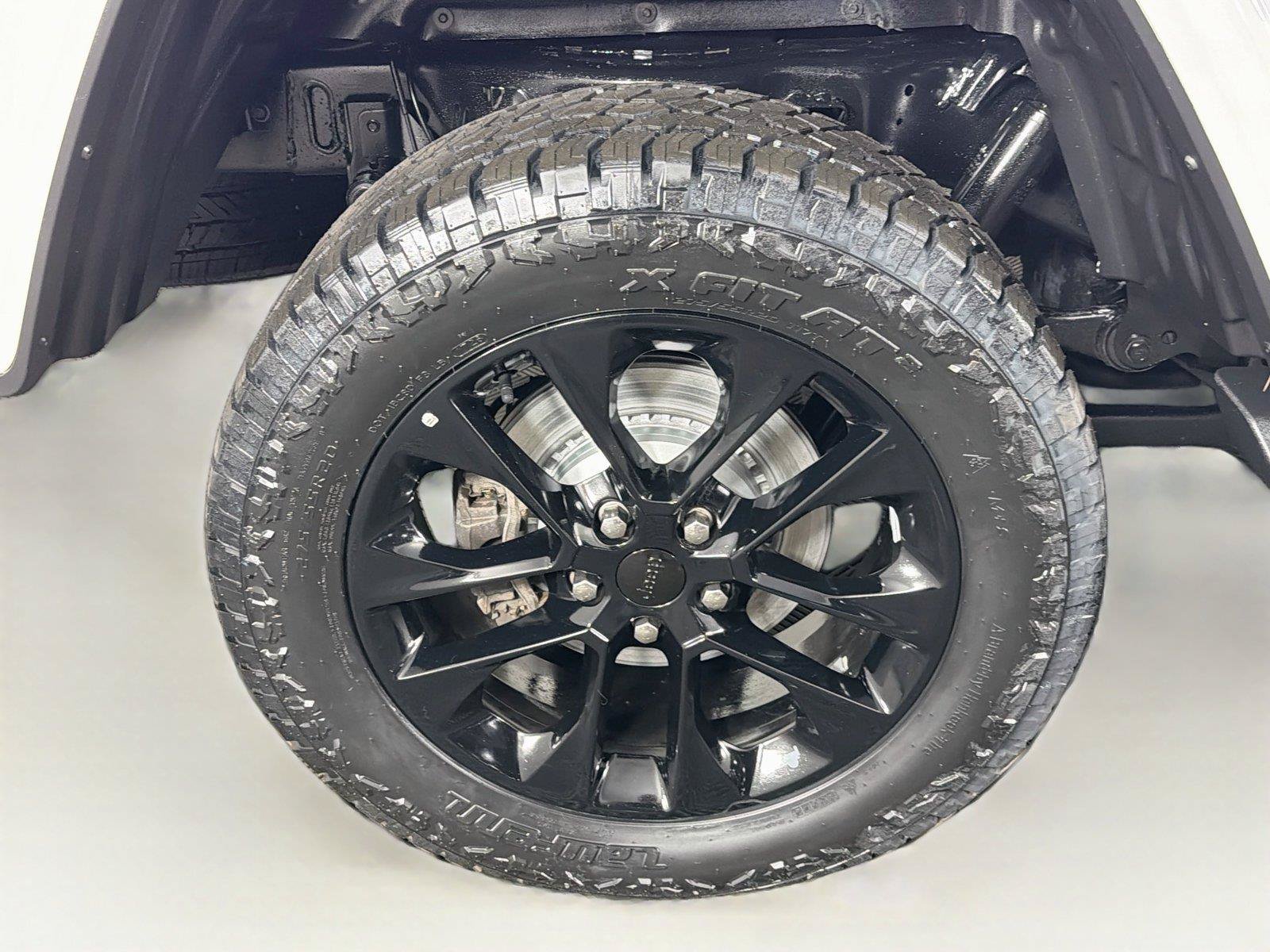 Used 2023 Jeep Gladiator Overland AWD/4WD image 34