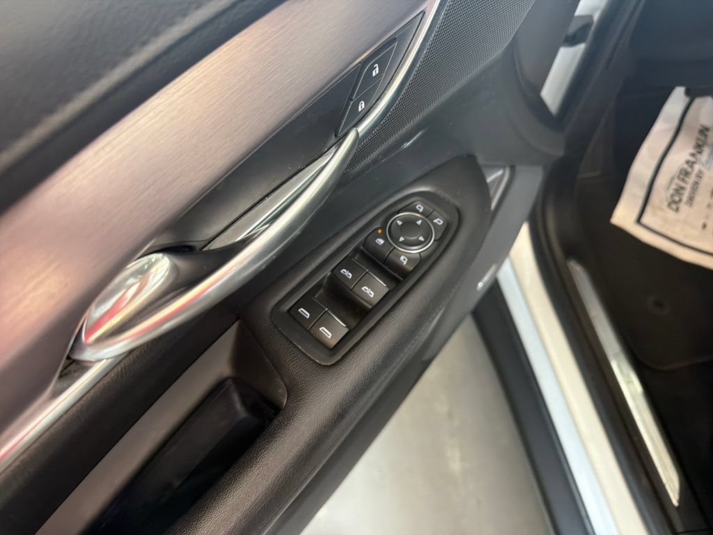 Used 2018 Cadillac XT5 Luxury w/ Driver Awareness Package AWD/4WD image 11