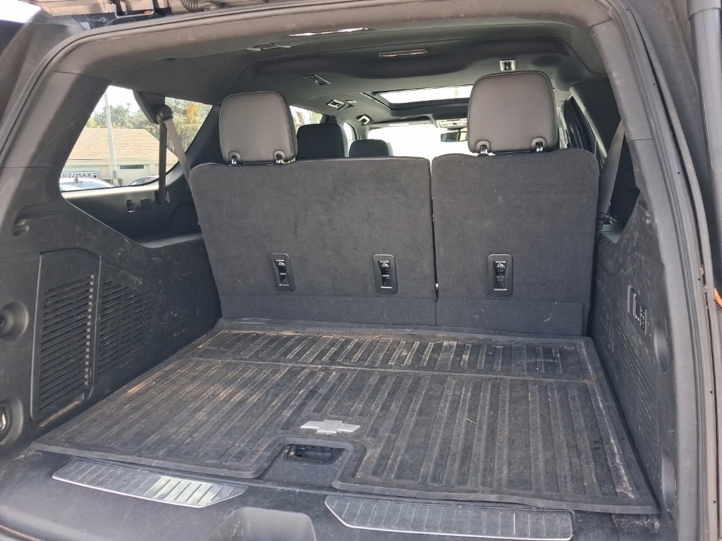 Used 2023 Chevrolet Suburban Z71 w/ Luxury Package image 12