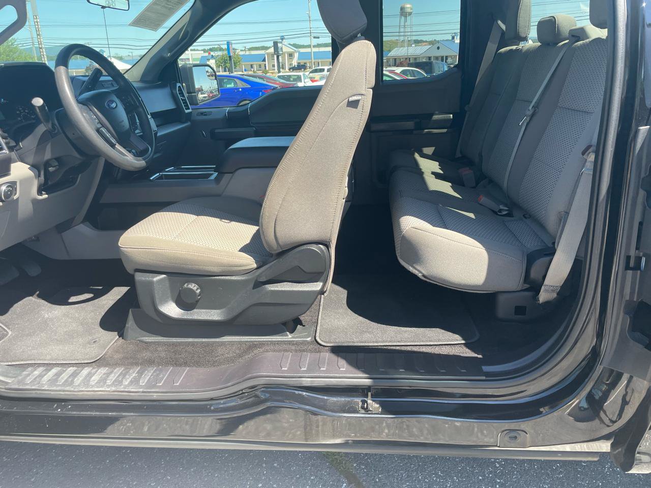 Used 2018 Ford F150 XLT AWD/4WD image 12