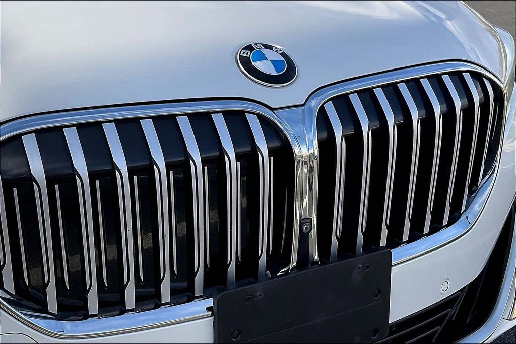 Used 2020 BMW 750i xDrive w/ Cold Weather Package AWD/4WD image 33