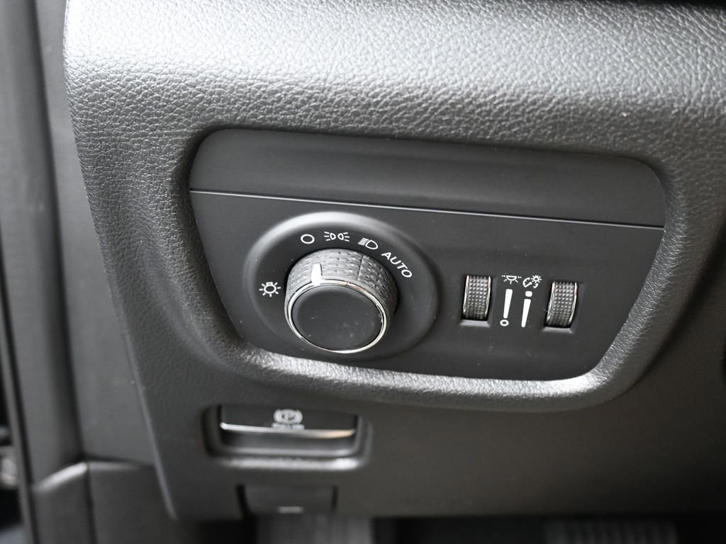 New 2026 Jeep Grand Cherokee Laredo X image 17