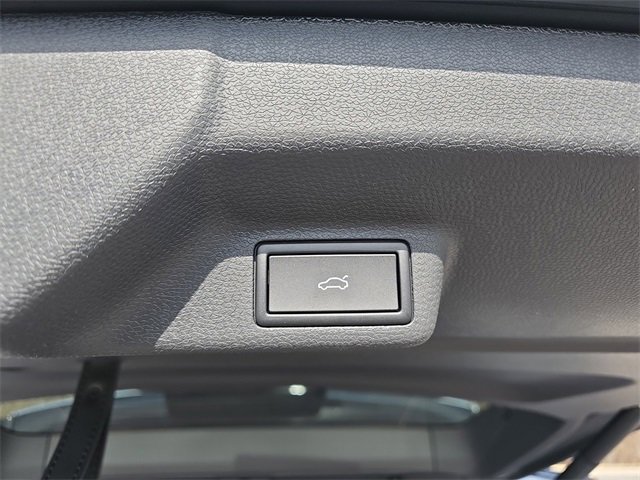 New 2025 Volkswagen ID. Buzz Pro S image 14