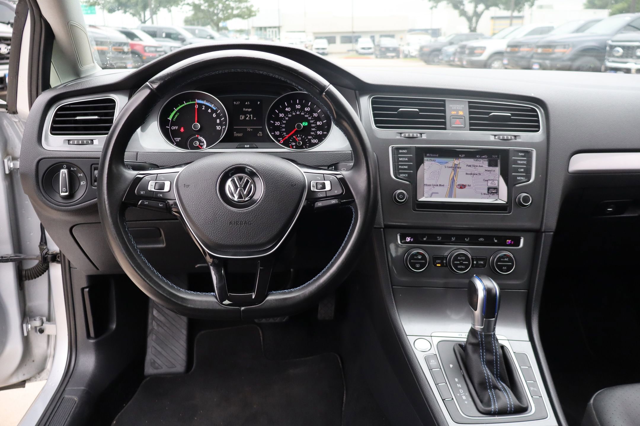 Used 2015 Volkswagen e-Golf SEL Premium FWD image 18