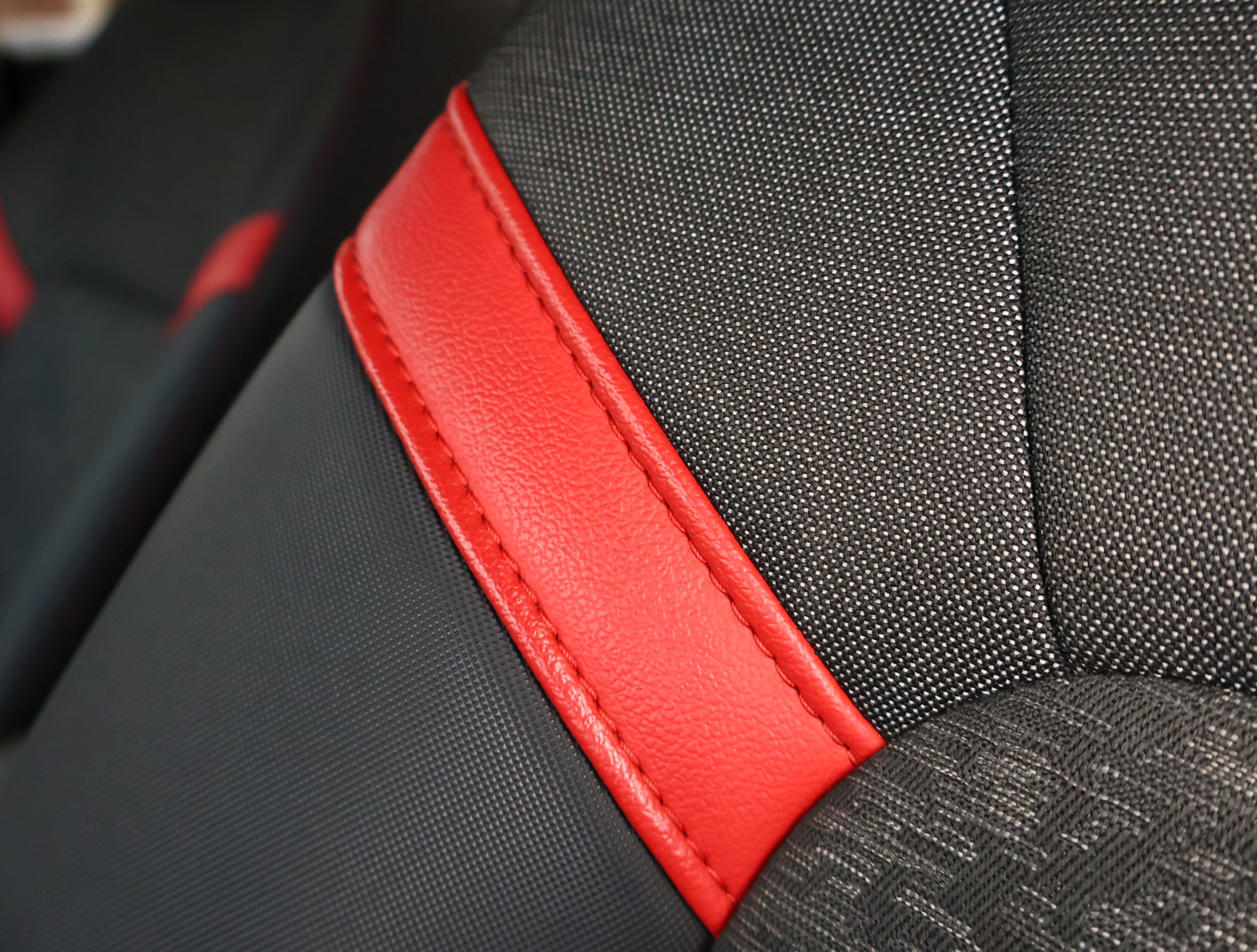 Used 2024 Chevrolet Colorado Z71 w/ Z71 Convenience Package 2 image 11