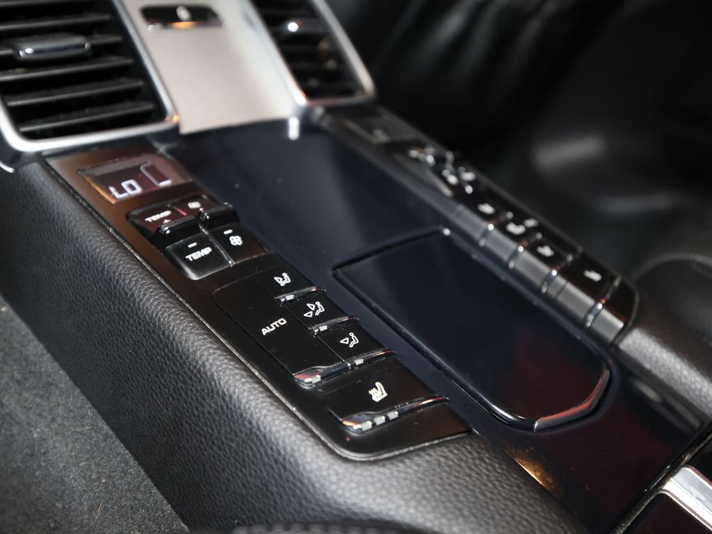Used 2016 Porsche Panamera Edition RWD image 15