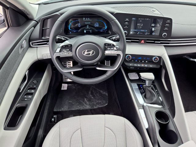 New 2026 Hyundai Elantra SEL Sport FWD image 7