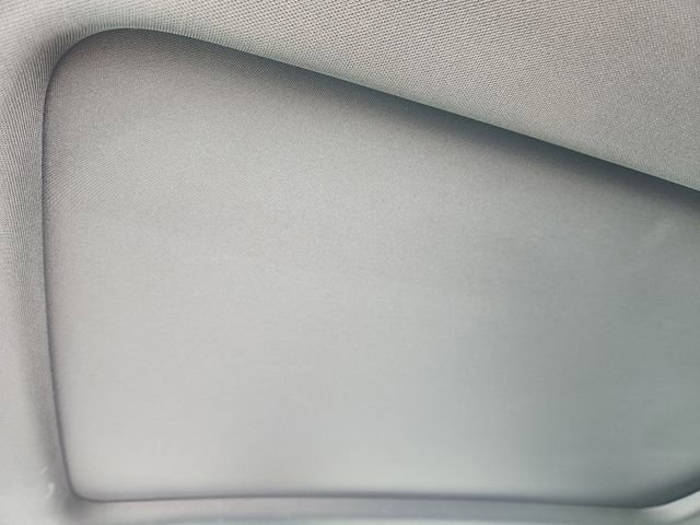 Used 2025 Chevrolet Traverse RS image 27