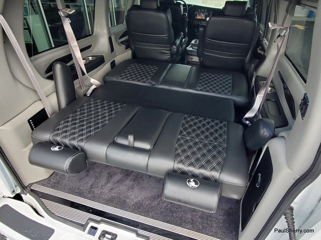 Used 2023 Chevrolet Express 2500 RWD image 5