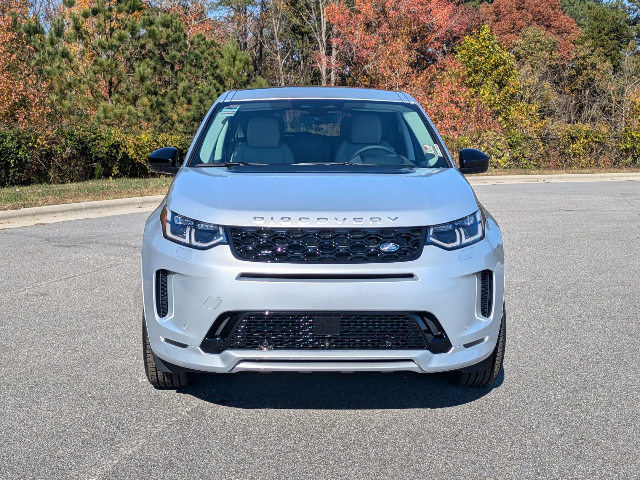 New 2025 Land Rover Discovery Sport S image 2