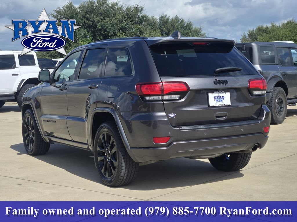 Used 2020 Jeep Grand Cherokee Altitude RWD image 3