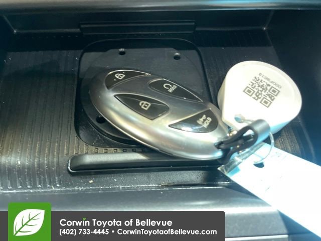 Used 2024 Hyundai Kona Limited image 29