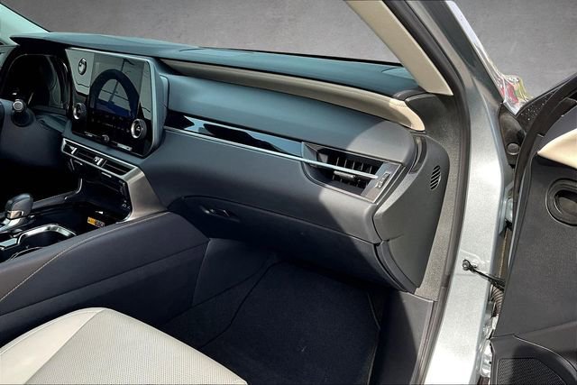 Used 2024 Lexus RX 350 FWD w/ Technology Package image 29