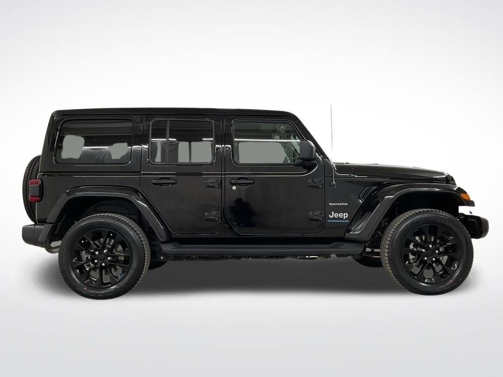 Used 2023 Jeep Wrangler Unlimited Sahara w/ Cold Weather Group image 29