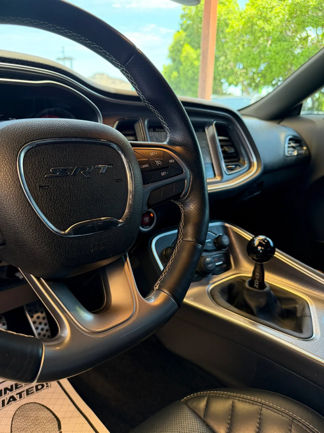 Used 2015 Dodge Challenger SRT Hellcat RWD image 14