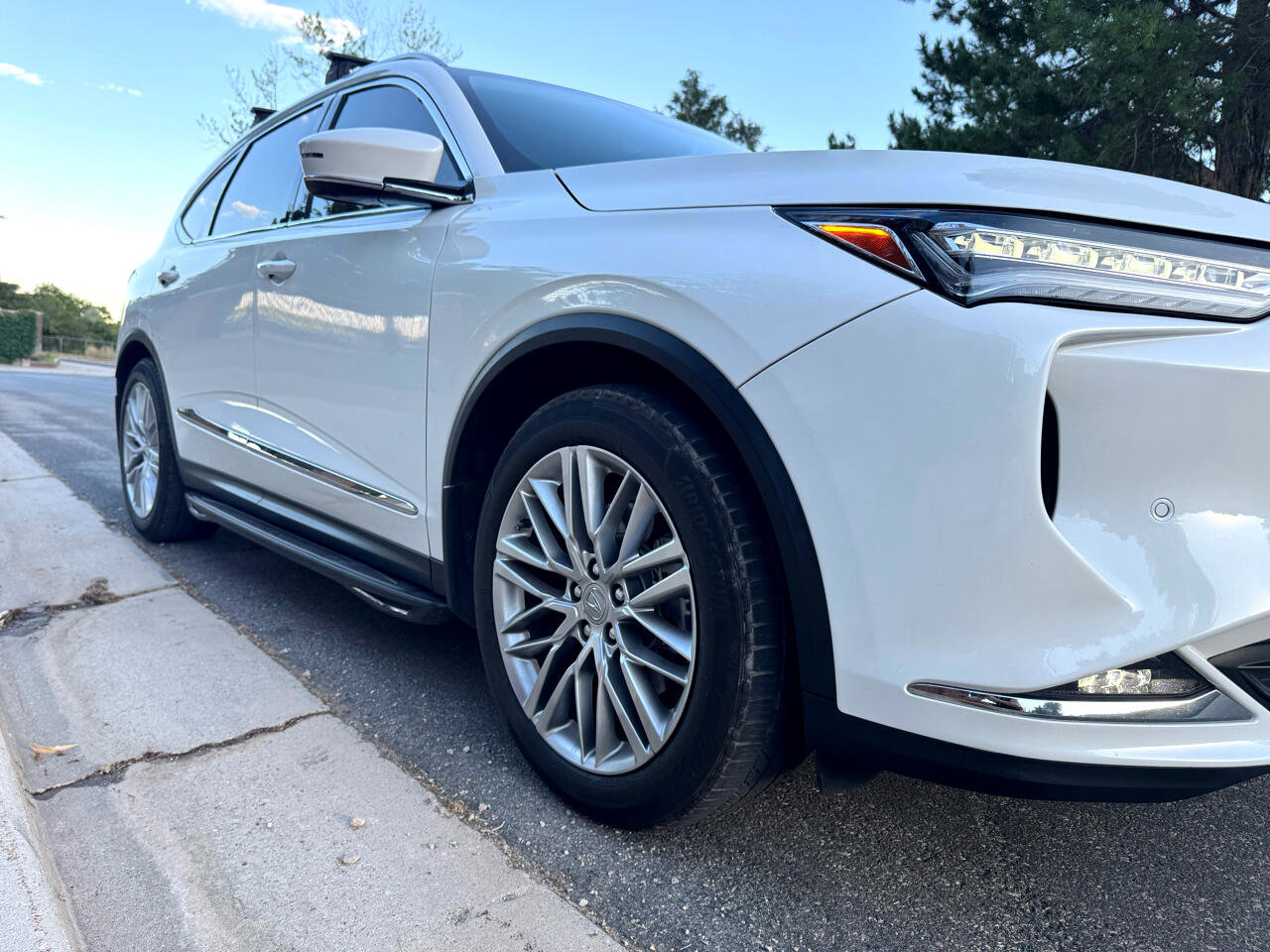 Used 2022 Acura MDX SH-AWD w/ Advance Package image 5