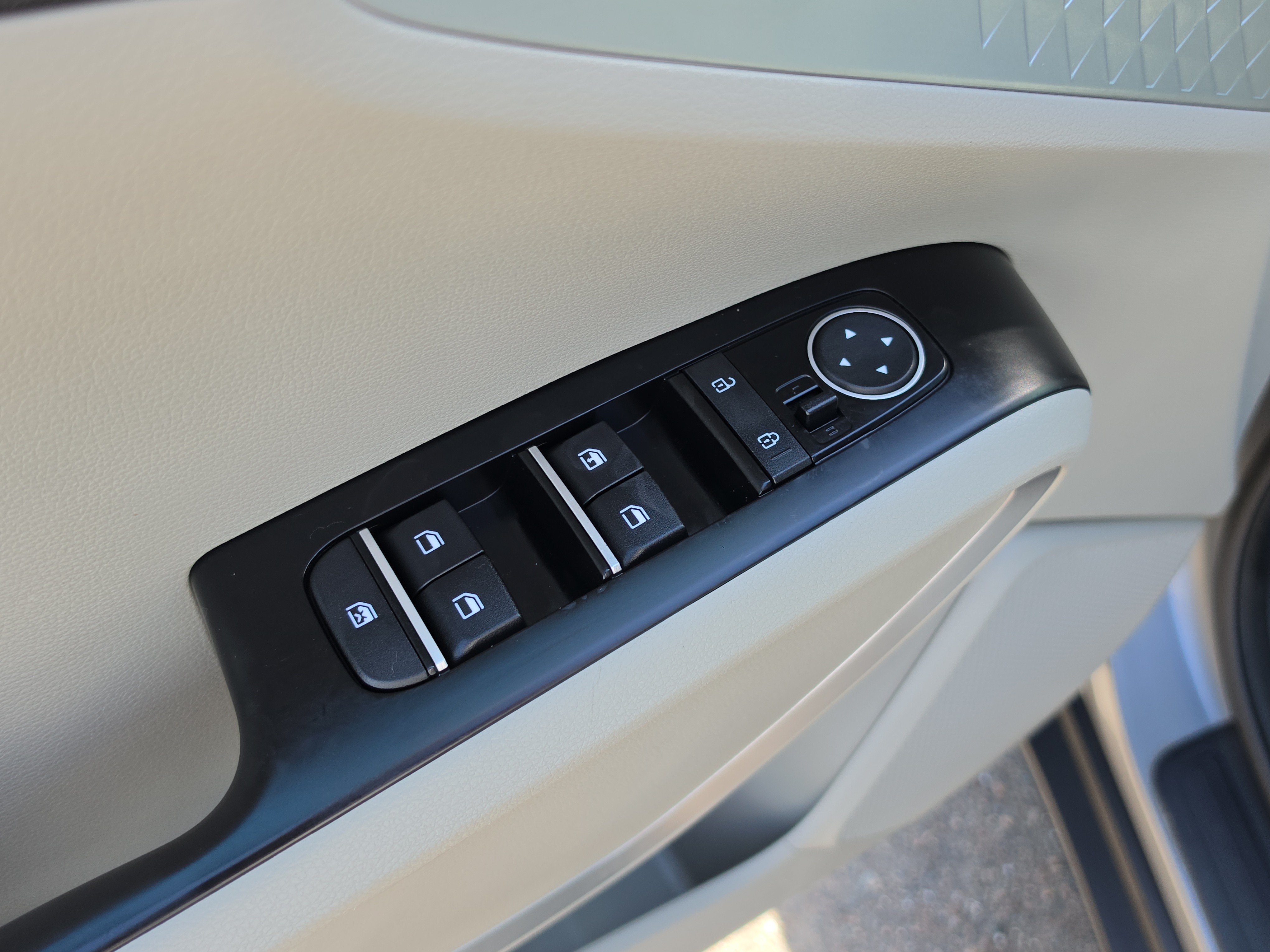 Certified 2024 Kia Soul LX FWD image 19