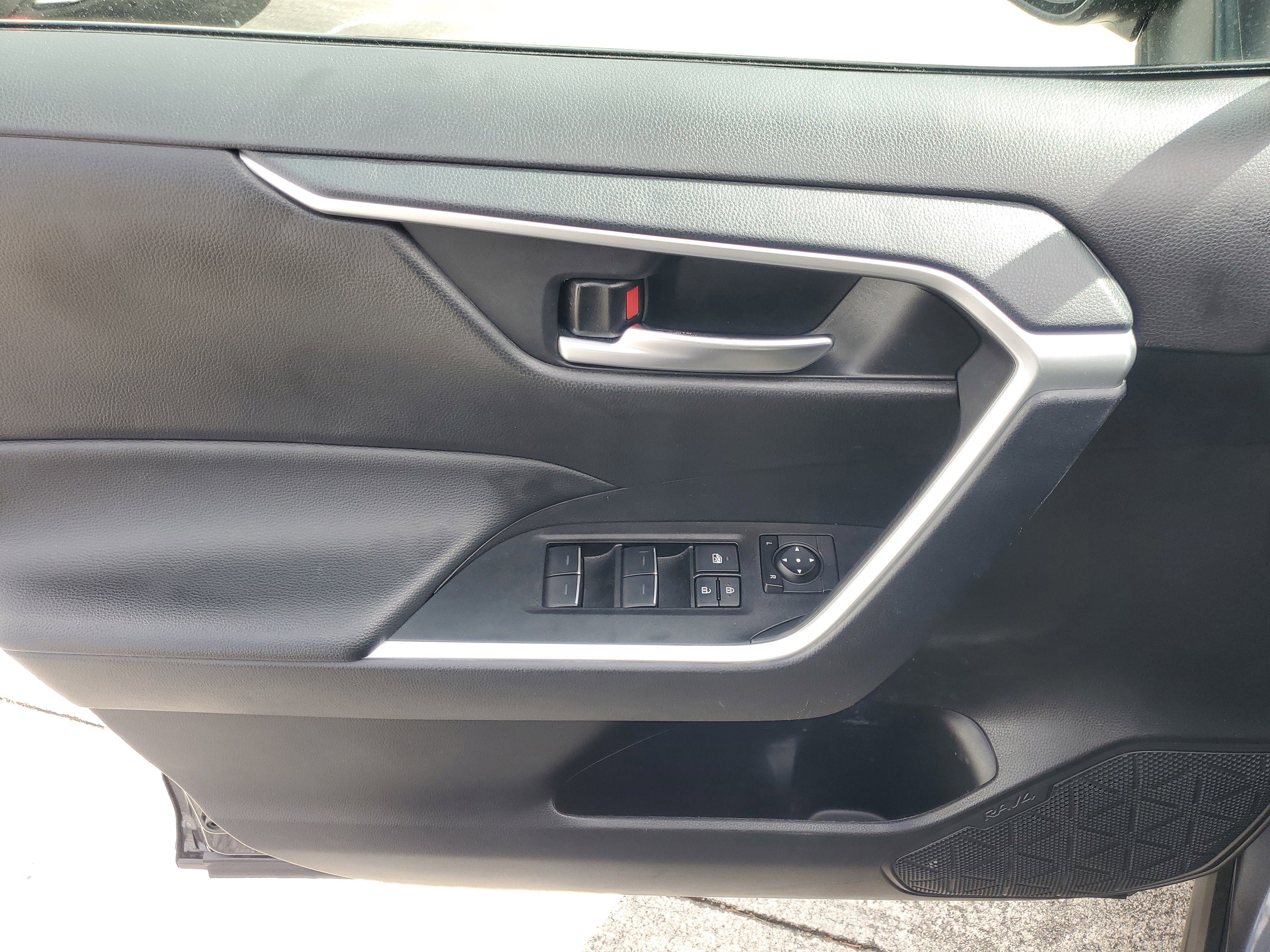 Certified 2025 Toyota RAV4 XLE w/ Convenience Package image 20