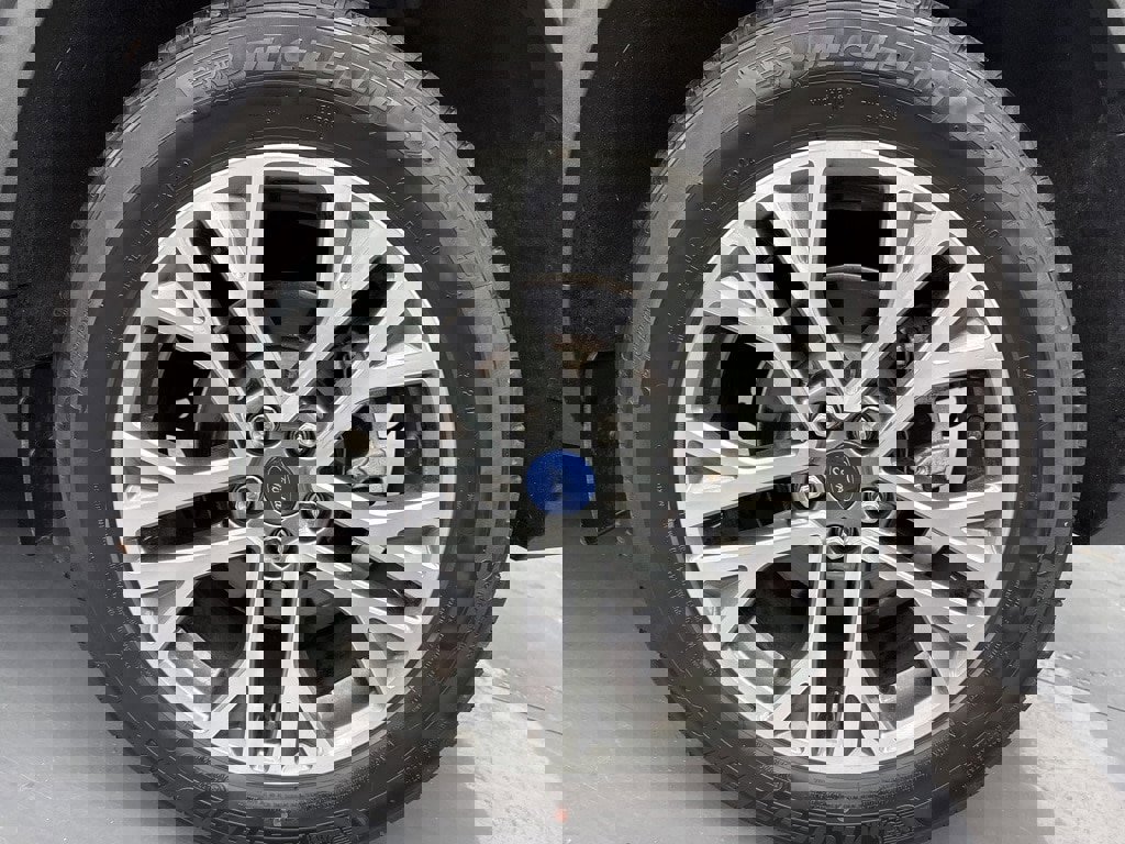 Used 2022 Ford Escape SEL image 11