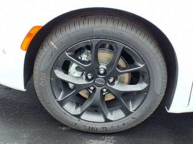 New 2027 Chrysler Pacifica Select FWD image 22