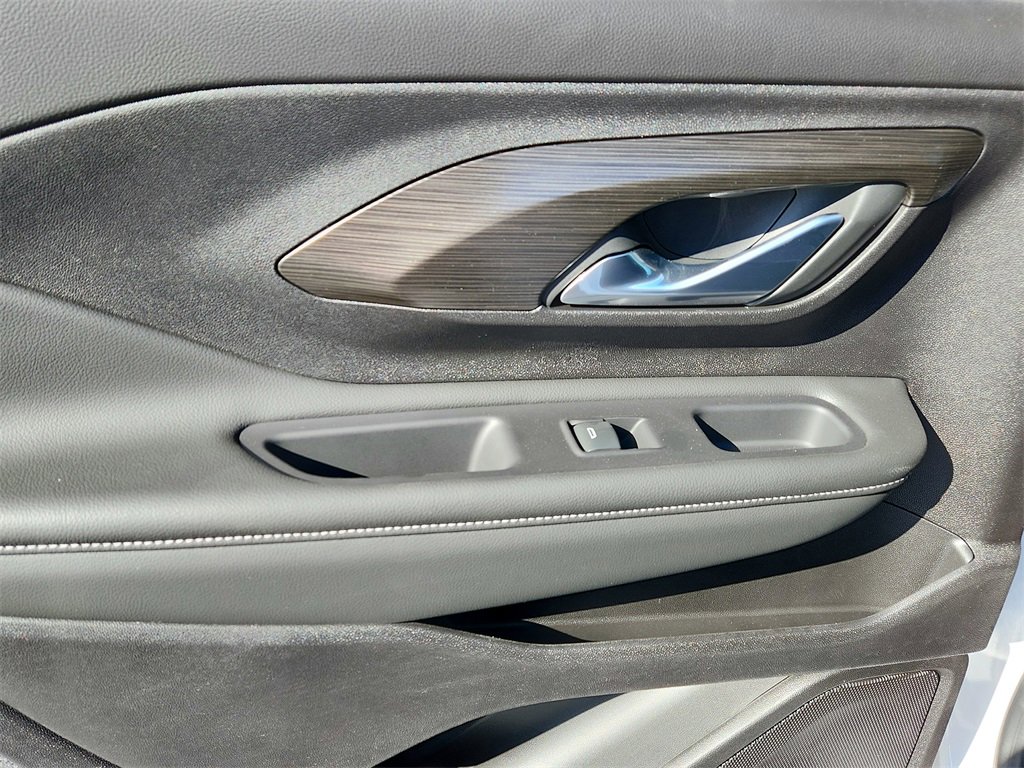 New 2024 GMC Terrain SLE image 22