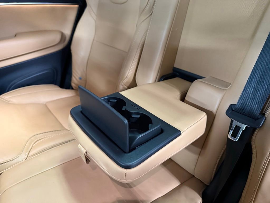 Used 2022 Volvo XC90 T8 Inscription w/ Lounge Package image 18