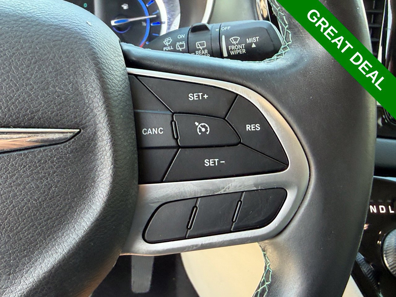 Used 2018 Chrysler Pacifica Touring-L FWD image 24