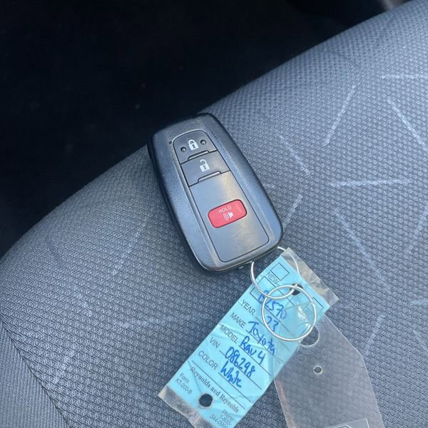 Used 2023 Toyota RAV4 XLE image 39