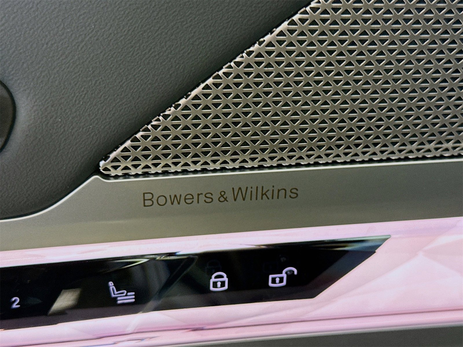 Certified 2023 BMW 760i xDrive w/ Executive Package image 19