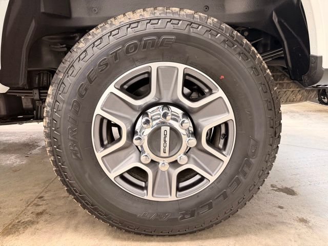 Used 2026 Ford F350 Lariat AWD/4WD image 11