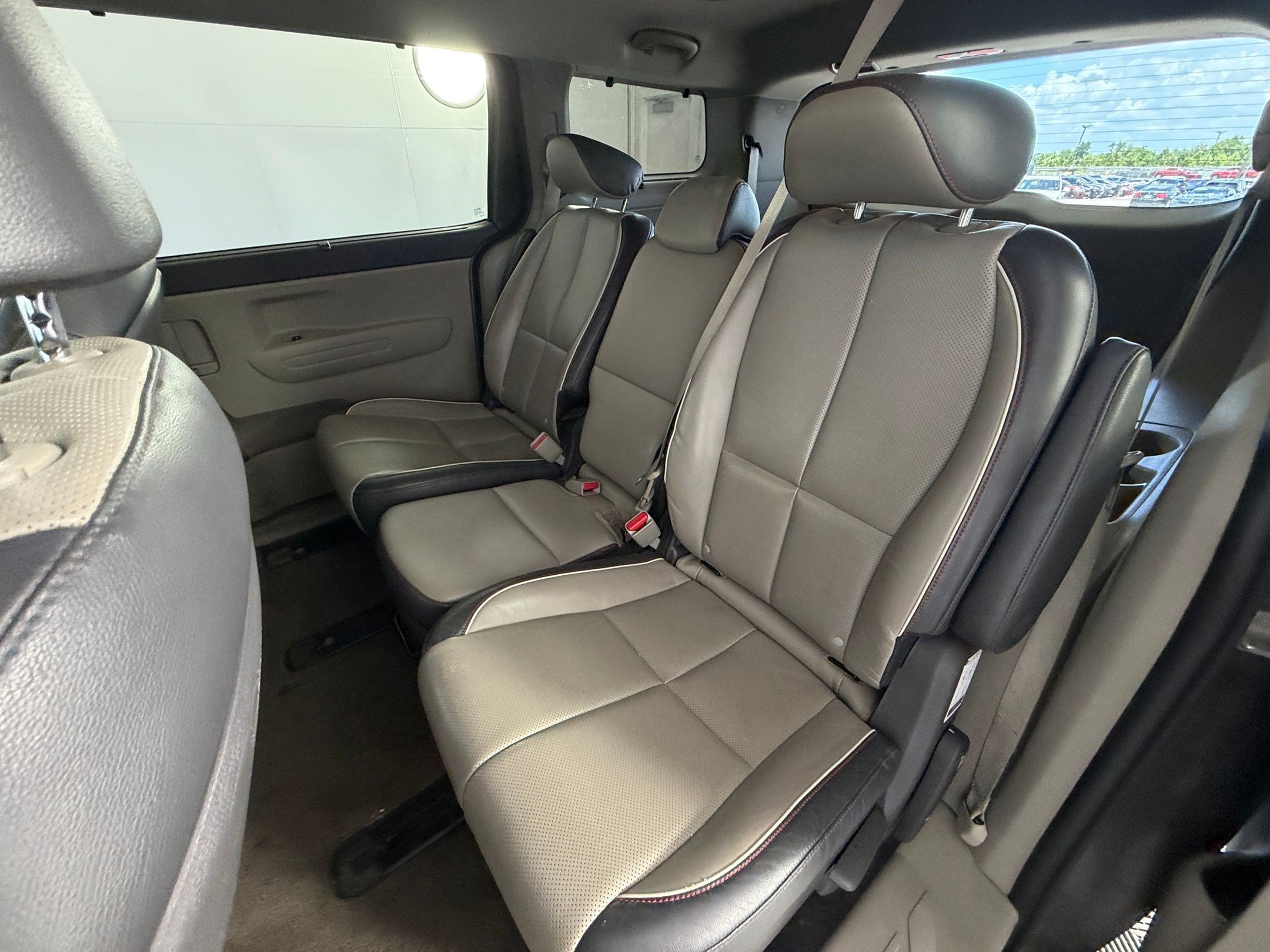 Used 2017 Kia Sedona LX w/ LX Essentials Premium Package FWD image 22