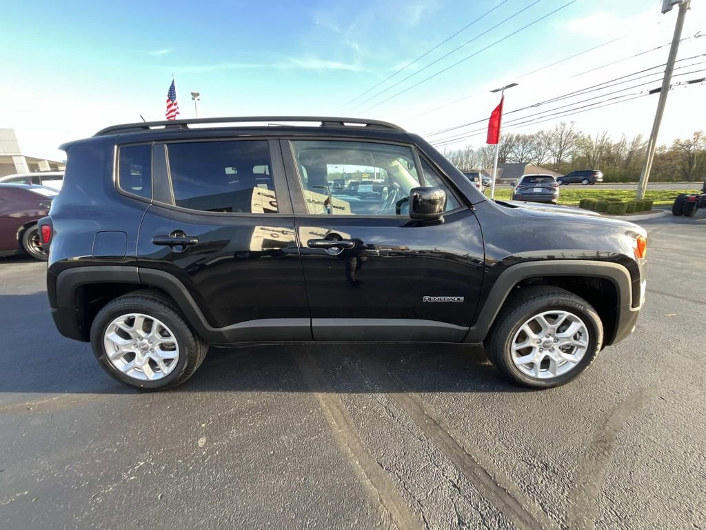 Used 2017 Jeep Renegade Latitude image 8