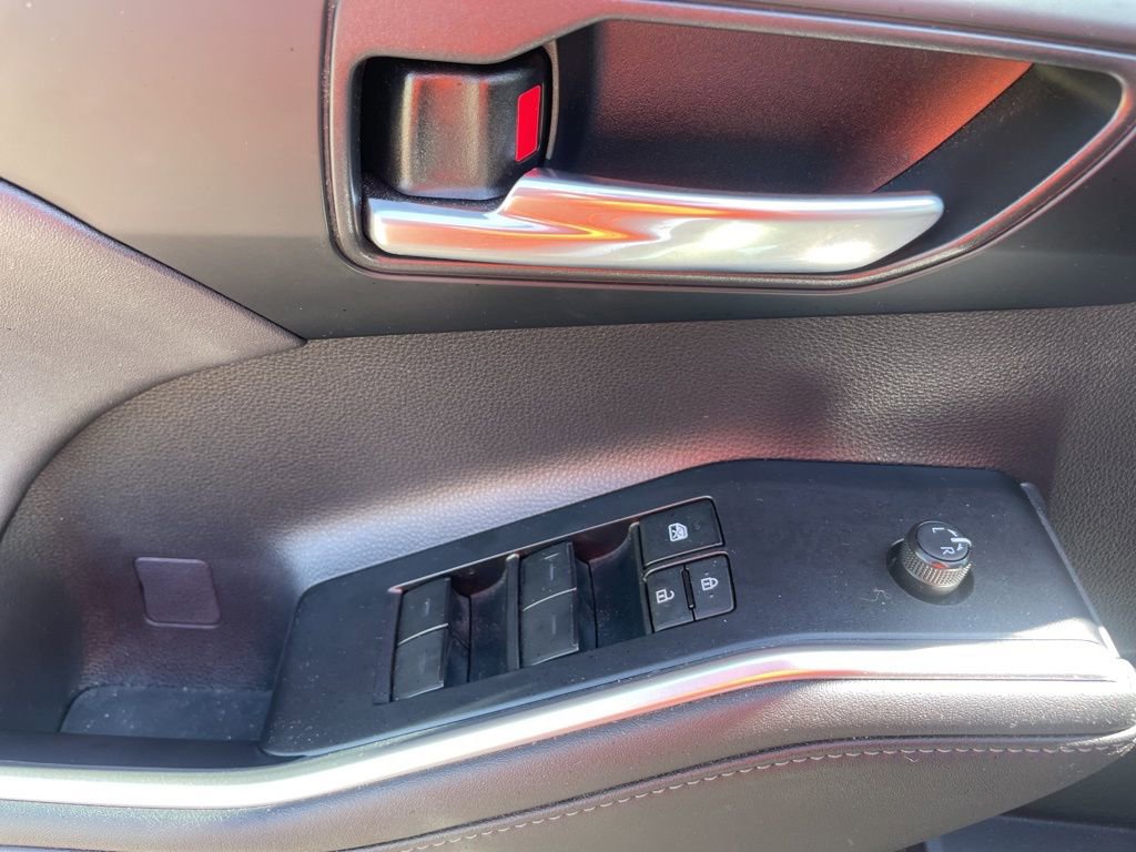 Used 2023 Toyota Highlander XLE image 20