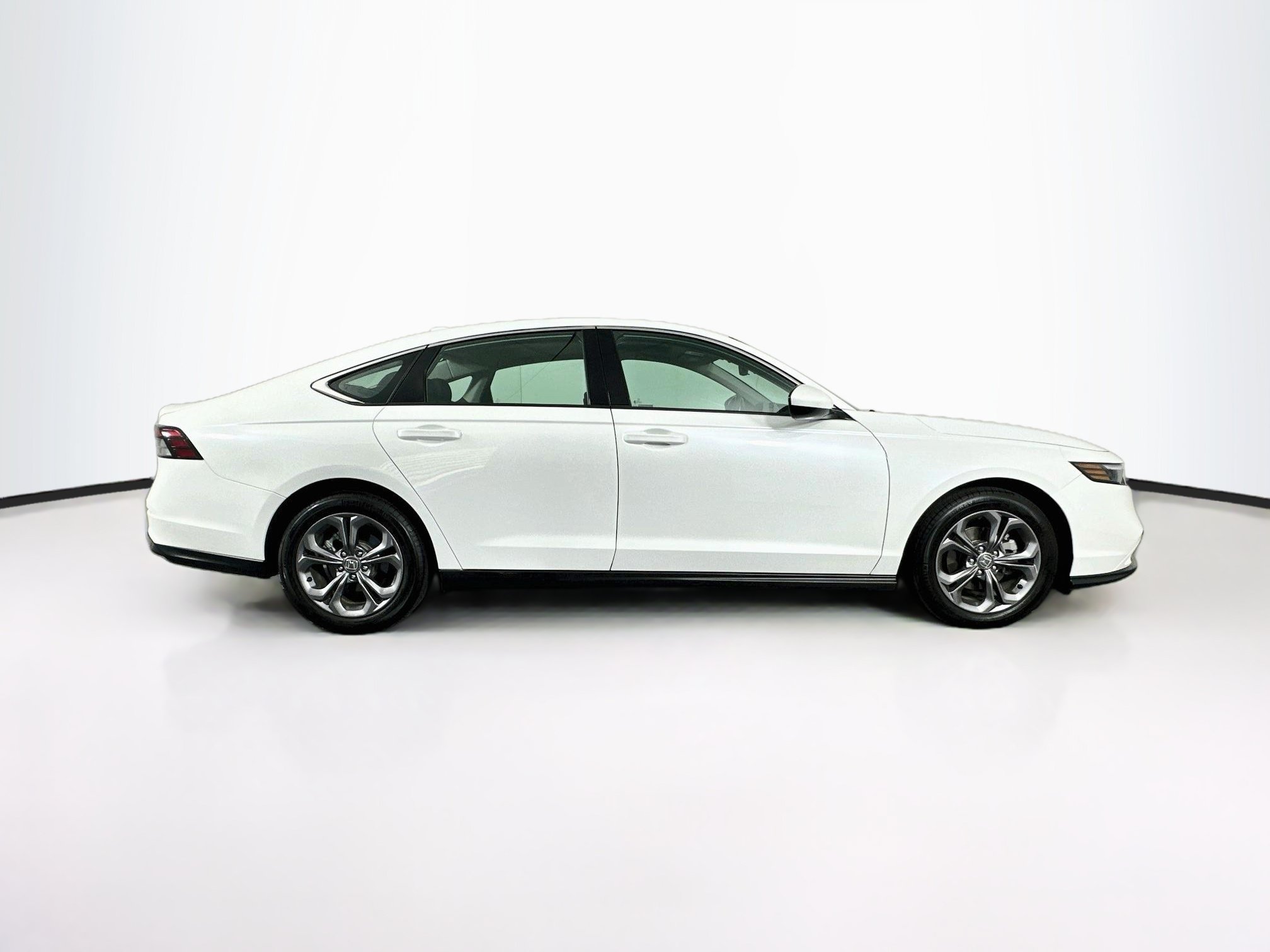 Used 2024 Honda Accord EX image 10