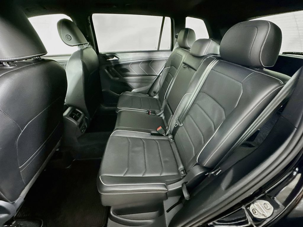 Used 2022 Volkswagen Tiguan SEL R-Line AWD/4WD image 32