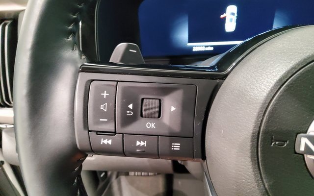 Used 2024 Nissan Pathfinder Platinum image 30