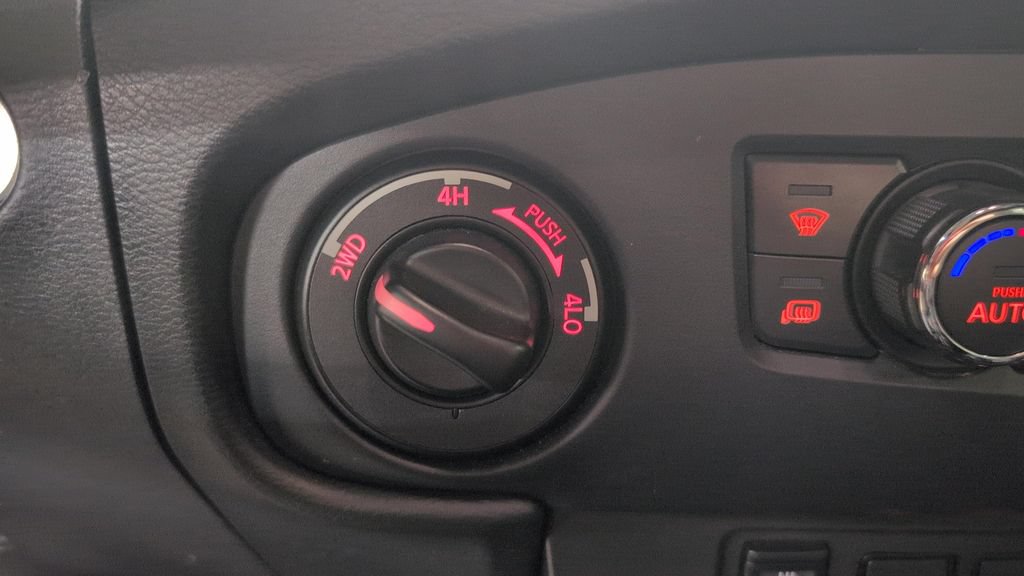Used 2022 Nissan Frontier PRO-4X AWD/4WD image 15