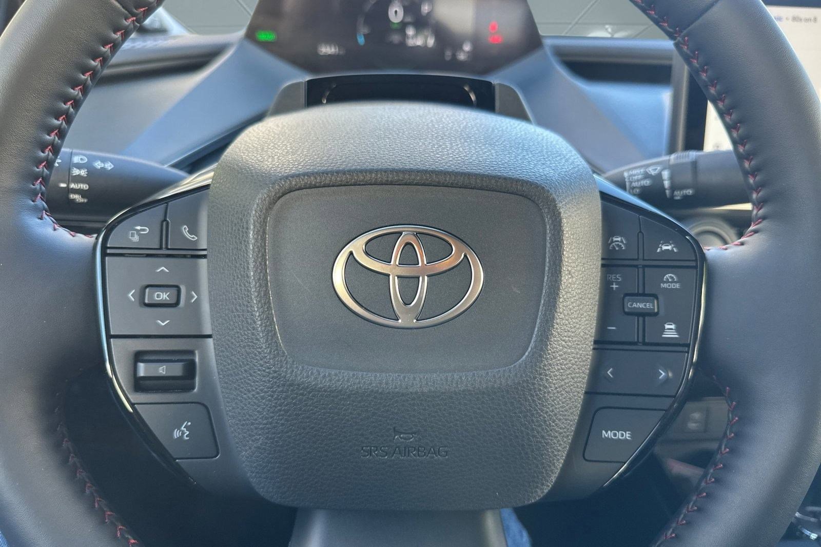 Used 2025 Toyota Prius Plug-In Hybrid image 15