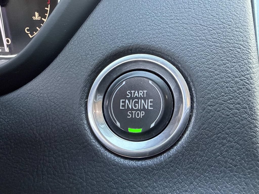 Used 2021 Cadillac XT4 Premium Luxury AWD/4WD image 28