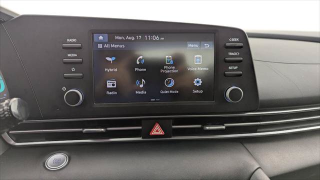 Used 2025 Hyundai Elantra Hybrid FWD image 27
