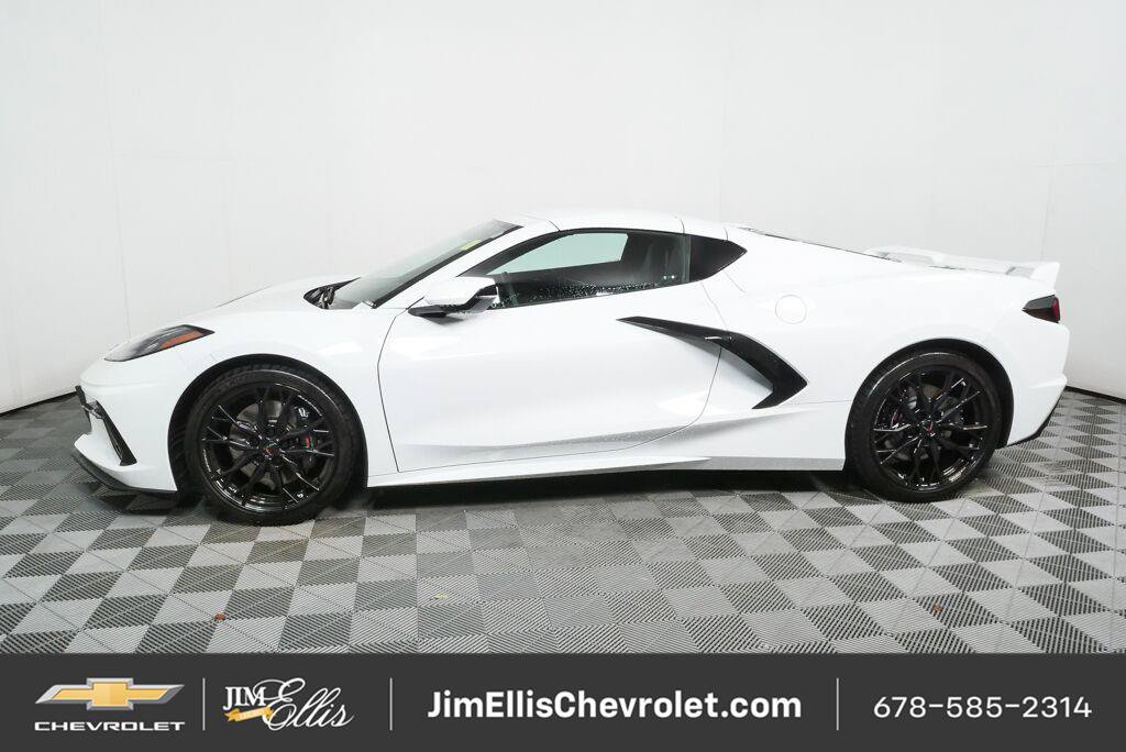 Used 2024 Chevrolet Corvette Stingray Preferred Cpe w/ Z51 Performance Package RWD image 32