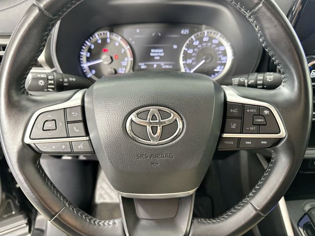 Used 2024 Toyota Highlander LE AWD/4WD image 18